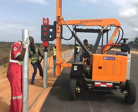 Bate-estaca Guardrail em uso