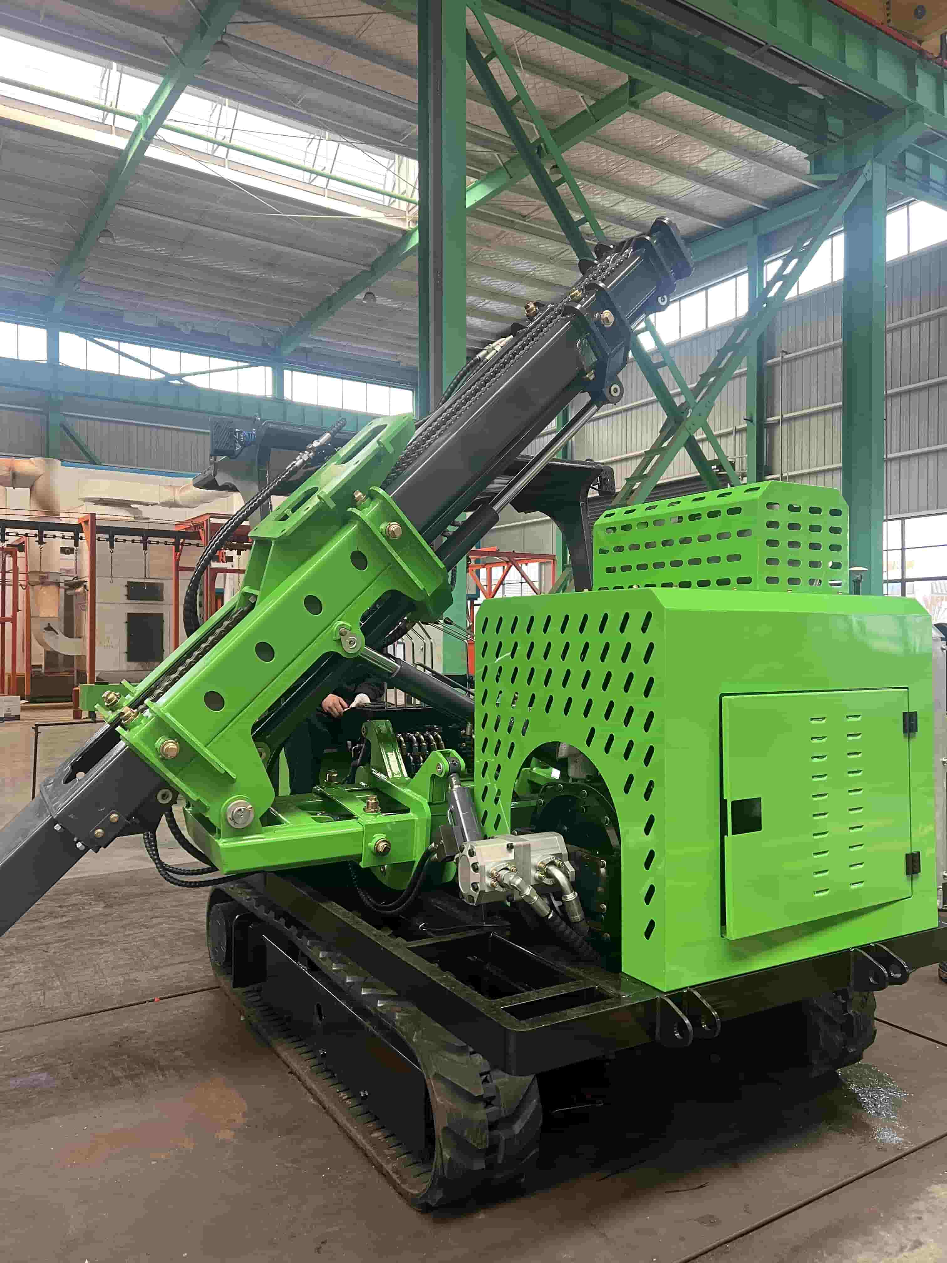 Crawler-type Photovoltaic Pile Driver